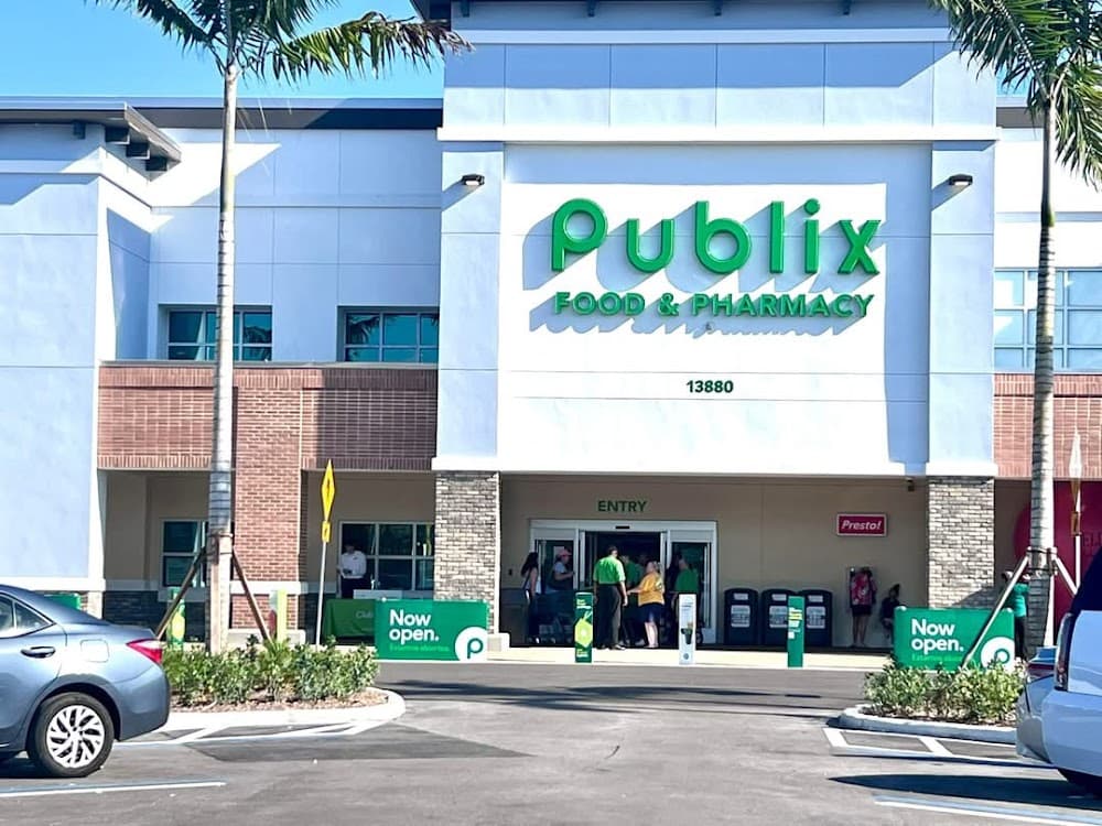 Publix at Courtyard Shops